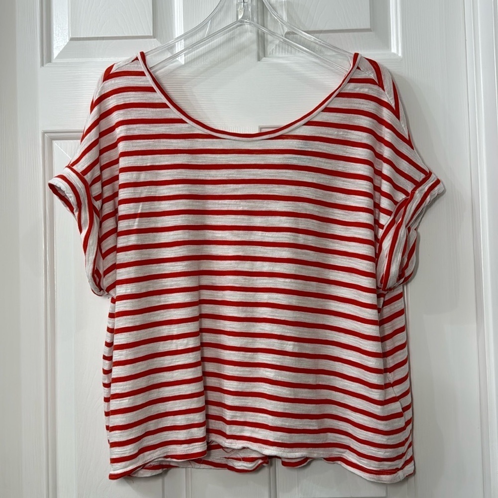 Banana Republic oversized crop shirt with V back (T1)